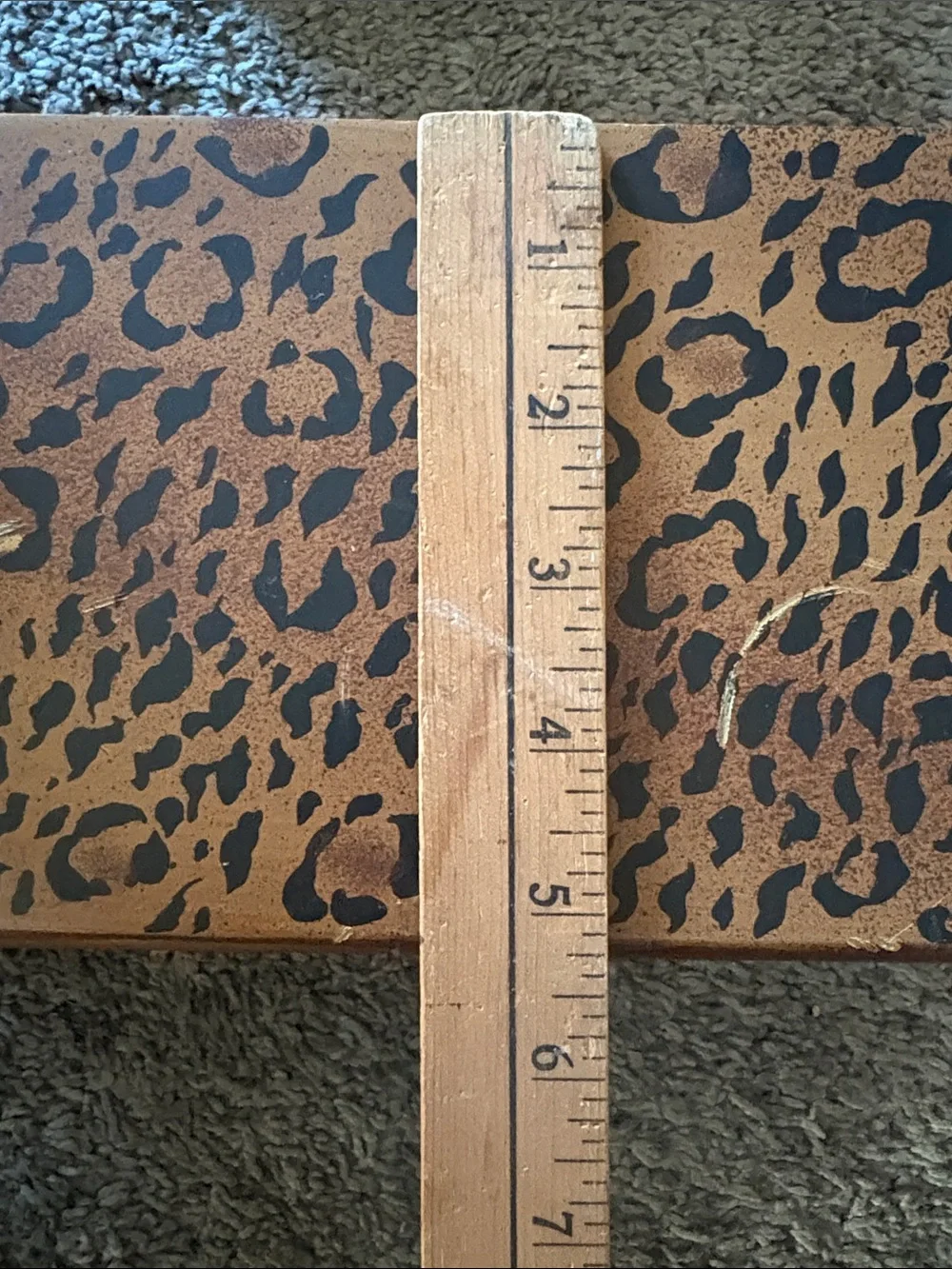 VINT. Leopard Print Decor. Shelf Corbel - NORMAL WEAR & TEAR EXCEPT 3 SCRAPS TOP